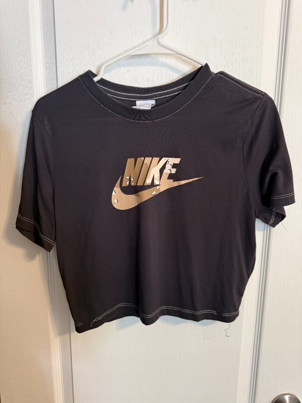 Nike Women’s Slim Fit Cropped T Shirt Black Camo Logo Athletic L